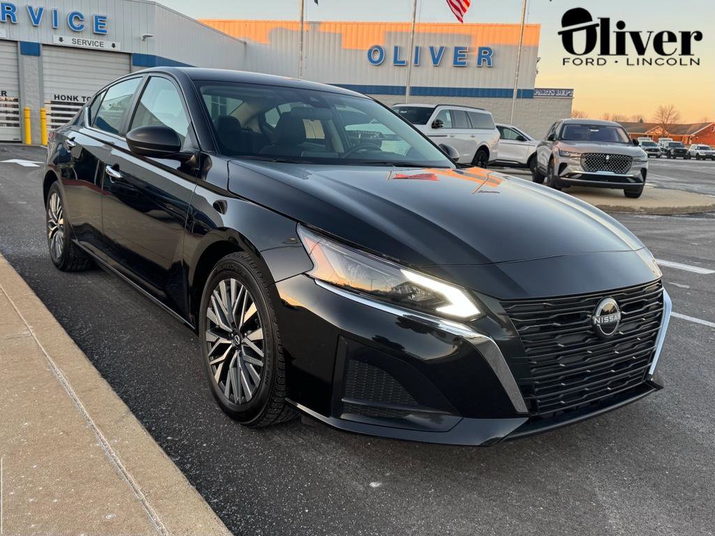Used 2024 Nissan Altima 2.5 SV