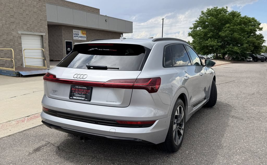 Used 2022 Audi e-tron Premium w/ Convenience Plus Package AWD/4WD image 6