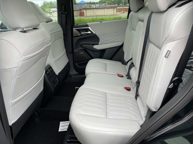 New 2025 Mitsubishi Outlander AWD image 7