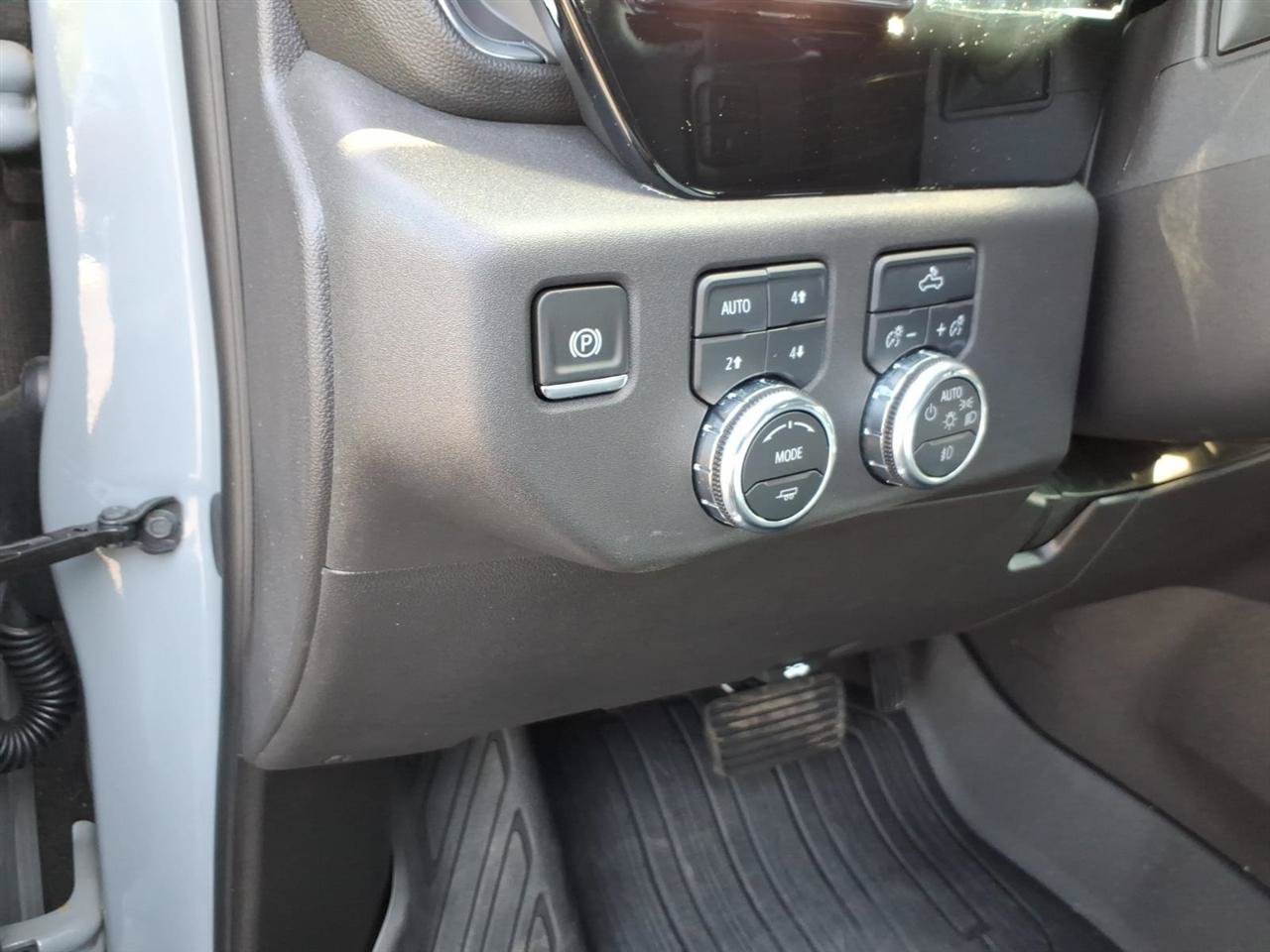 Used 2024 GMC Sierra 1500 Elevation w/ Preferred Package AWD/4WD image 11