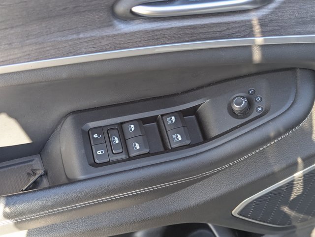 Used 2023 Jeep Grand Cherokee L Limited w/ Trailer Tow Group (B) image 27