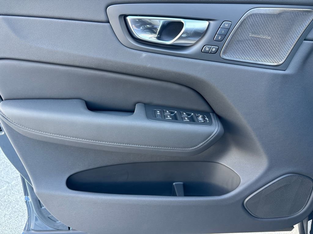 New 2026 Volvo XC60 B5 Plus image 9