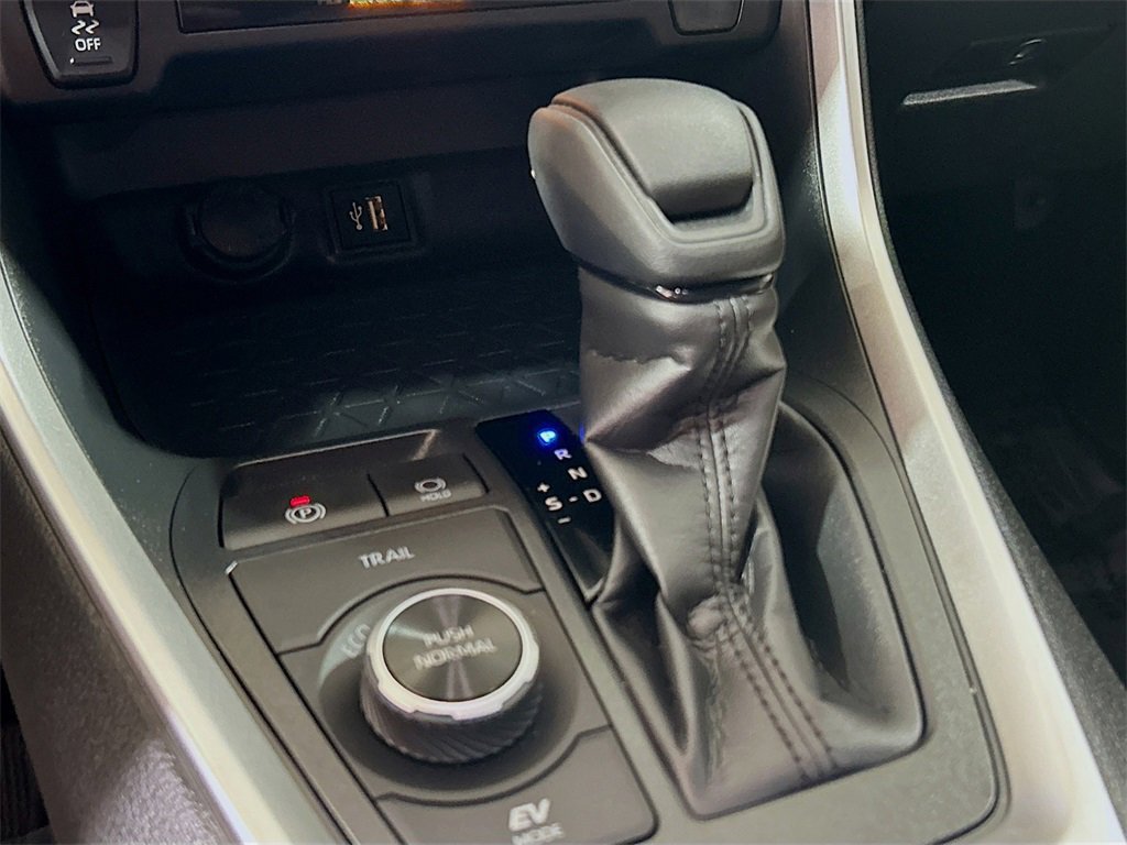 Used 2025 Toyota RAV4 XLE image 14
