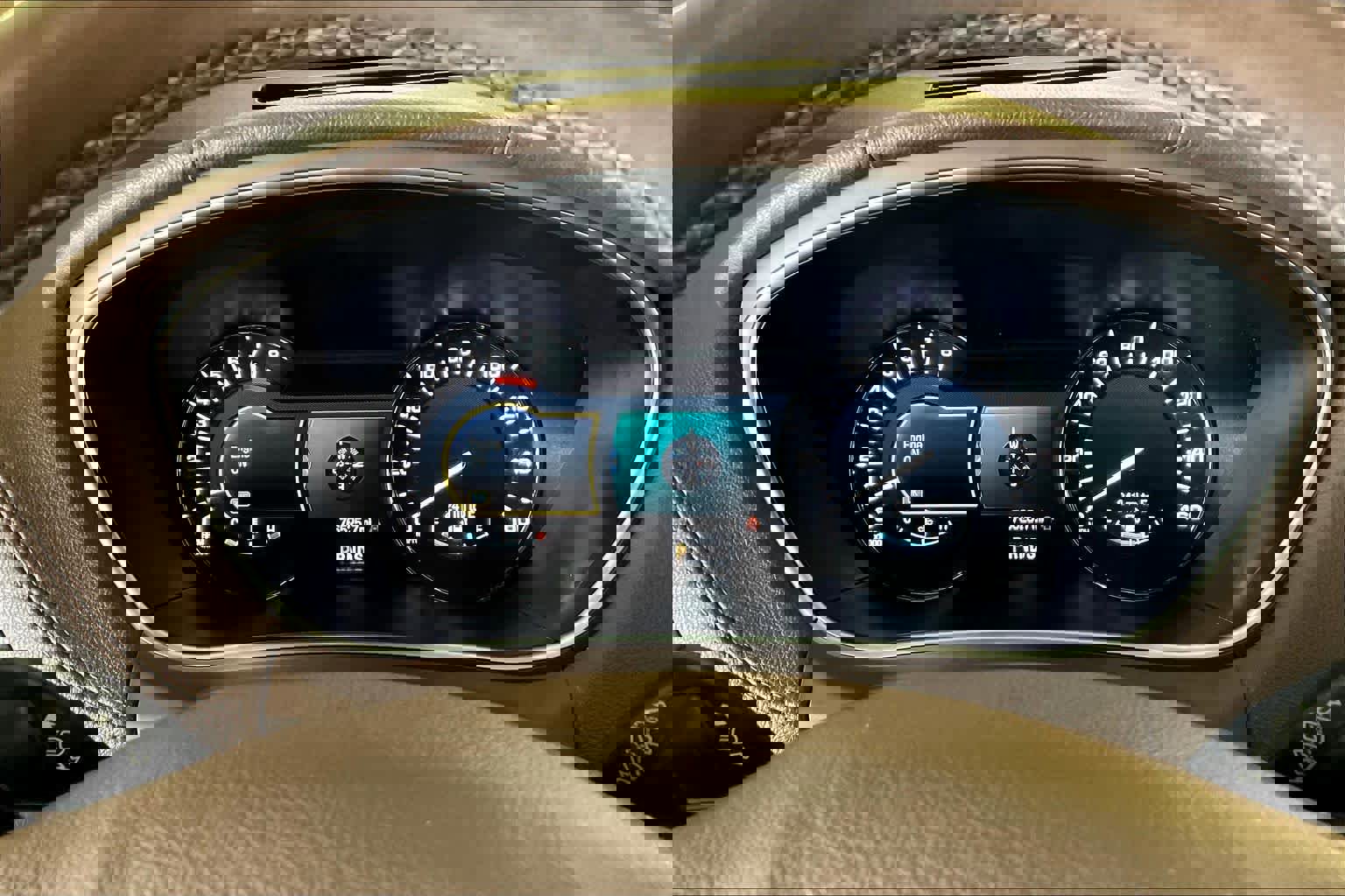 Used 2016 Lincoln MKX Reserve w/ Climate Package image 24