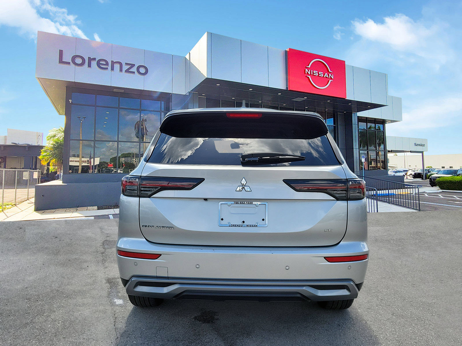 Used 2025 Mitsubishi Outlander SE FWD image 6