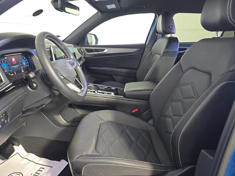 Used 2024 Volkswagen Atlas Cross Sport SE AWD/4WD image 9