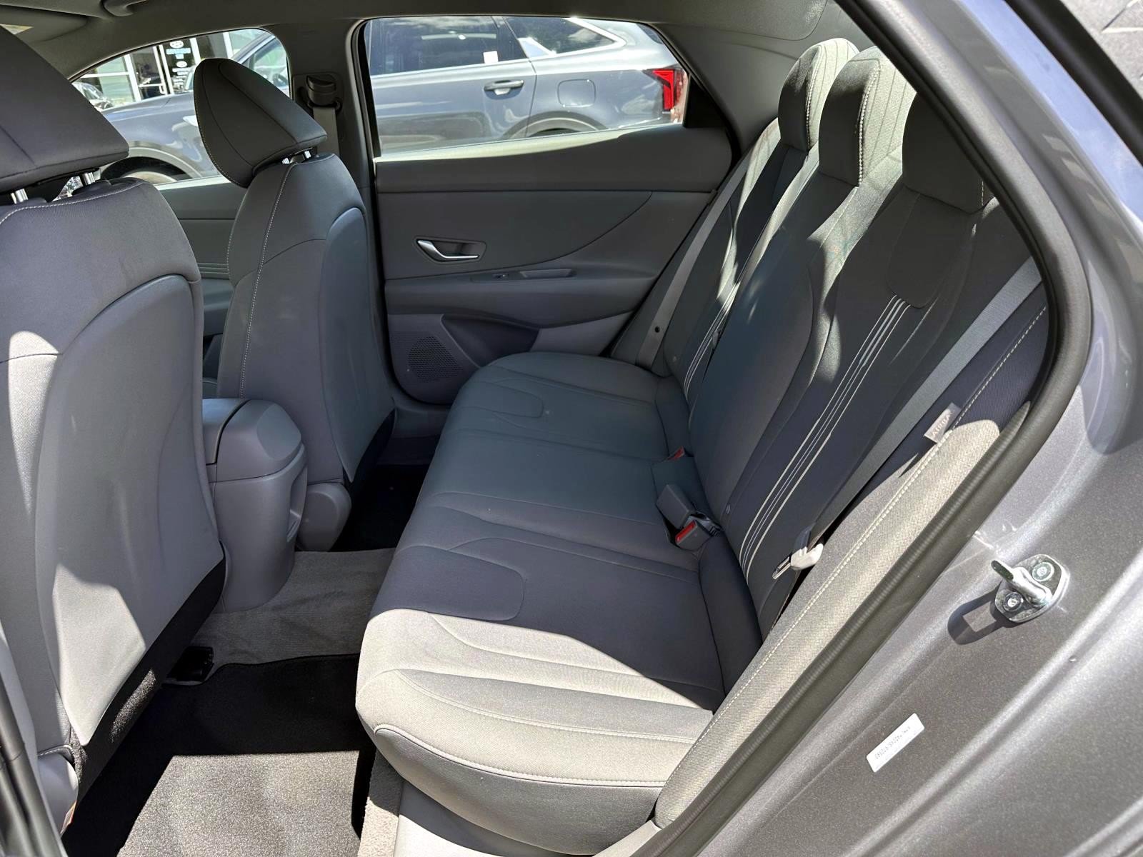 Used 2025 Hyundai Elantra Sport FWD image 13