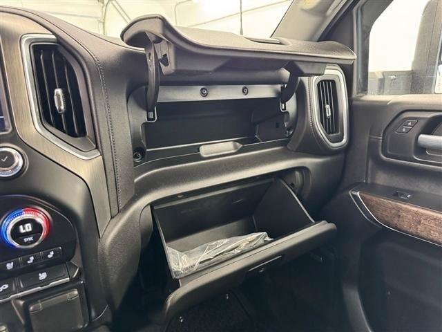 Used 2021 GMC Sierra 3500 Denali w/ Denali Ultimate Package AWD/4WD image 34