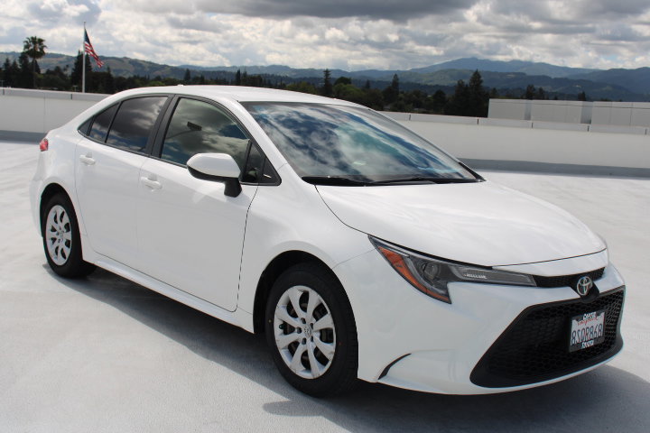 Certified 2021 Toyota Corolla LE FWD image 2