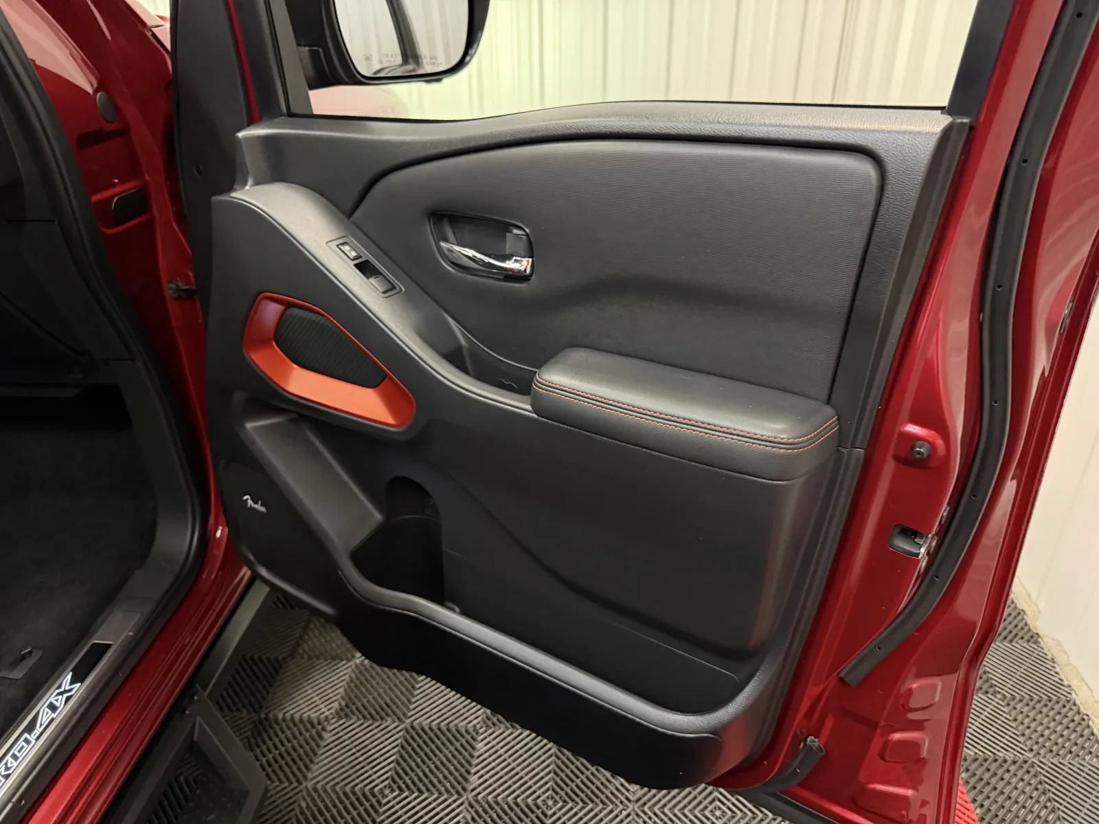Used 2023 Nissan Frontier PRO-4X w/ Pro-4X Premium Package AWD/4WD image 49