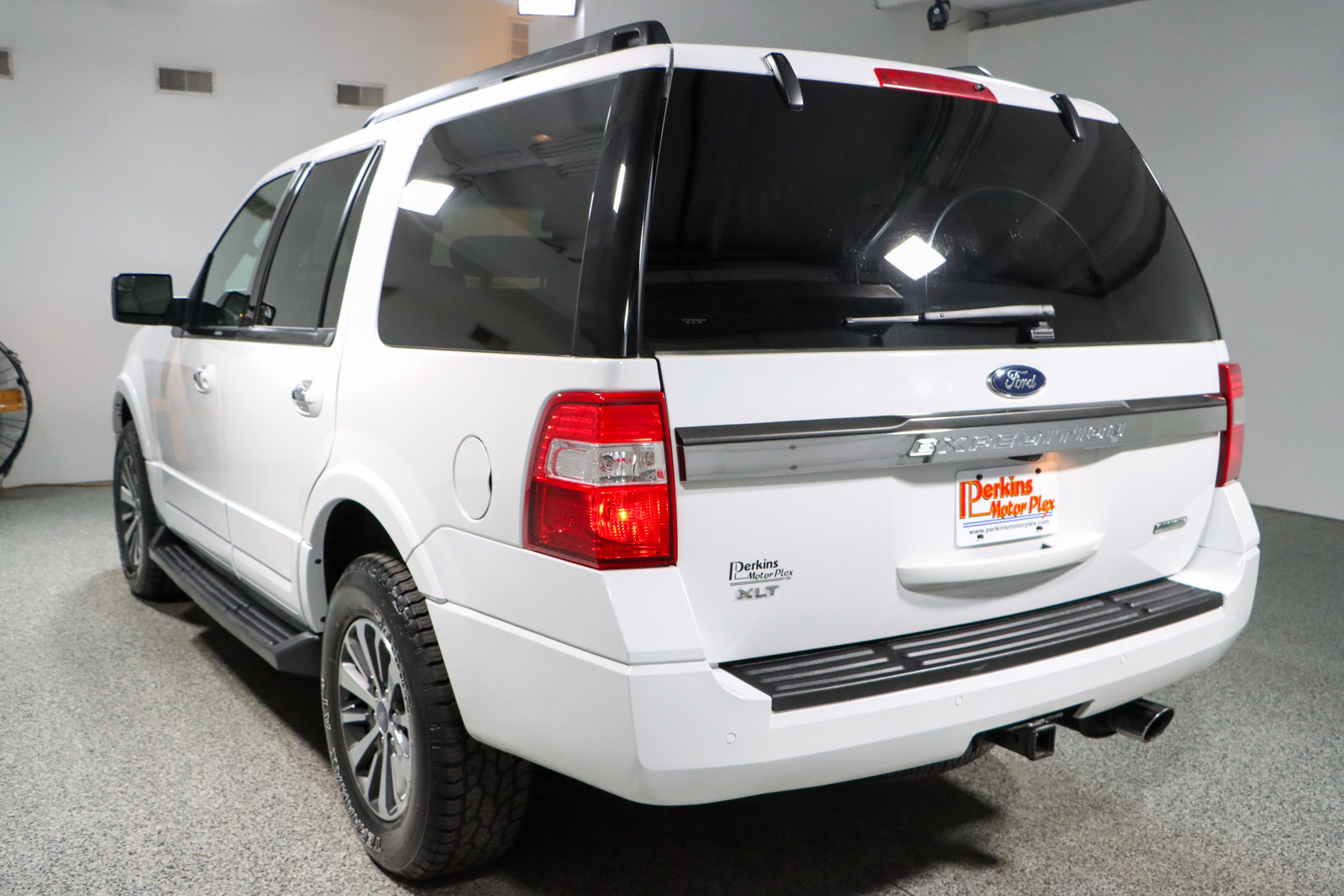 Used 2017 Ford Expedition XLT image 9