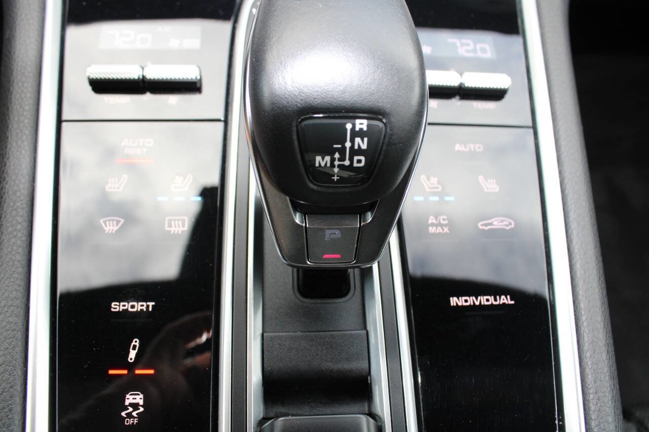 Used 2020 Porsche Panamera 4 AWD 4dr Sedan image 12