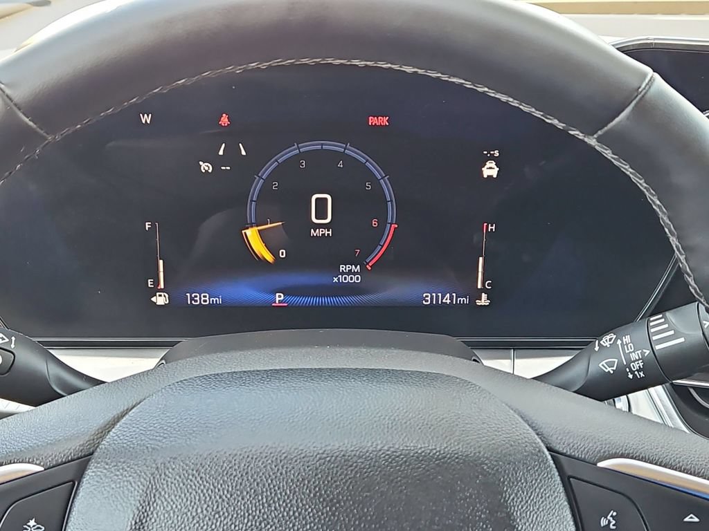 Used 2025 Chevrolet Trax LT w/ LT Convenience Package FWD image 16