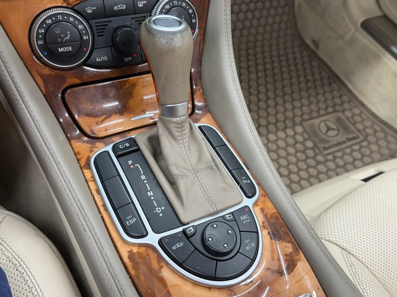 Used 2009 Mercedes-Benz SL 550 image 26