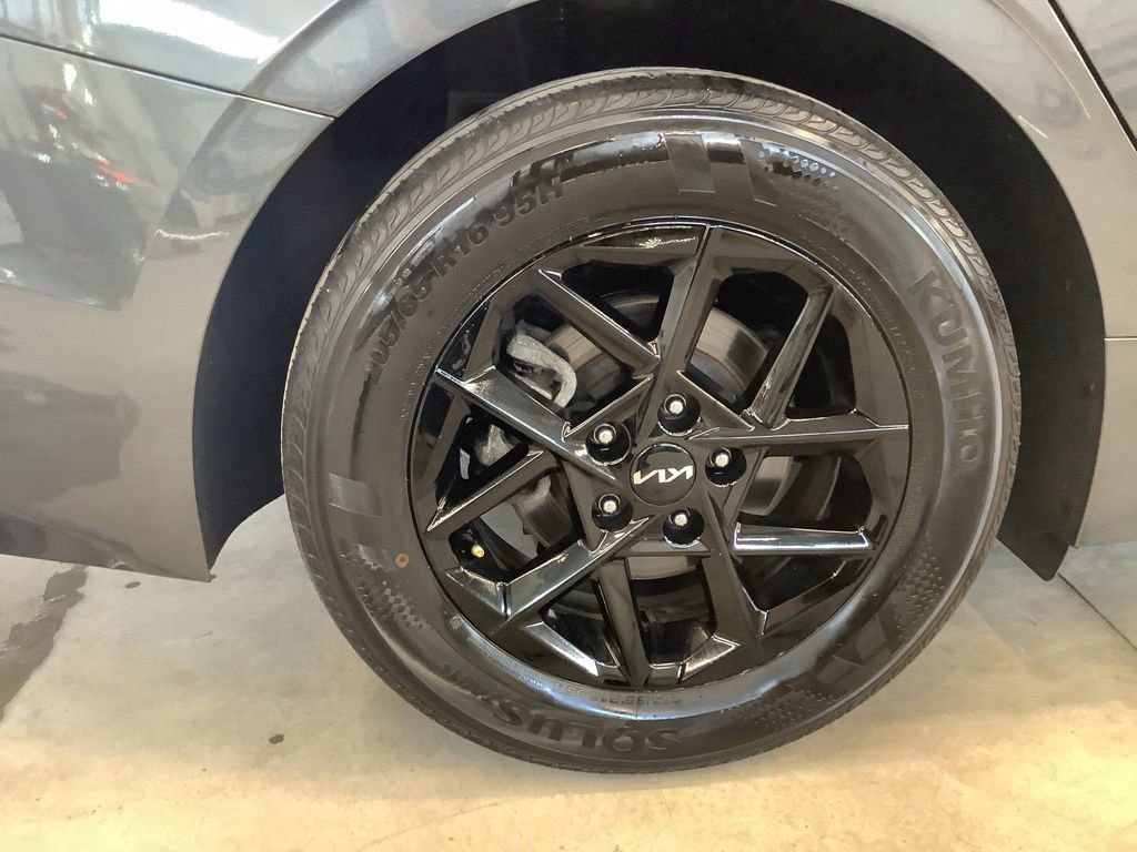 Certified 2025 Kia K5 LXS image 25