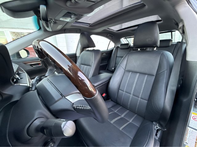 Used 2018 Lexus ES 350 w/ Luxury Package w/Wood Trim FWD image 24