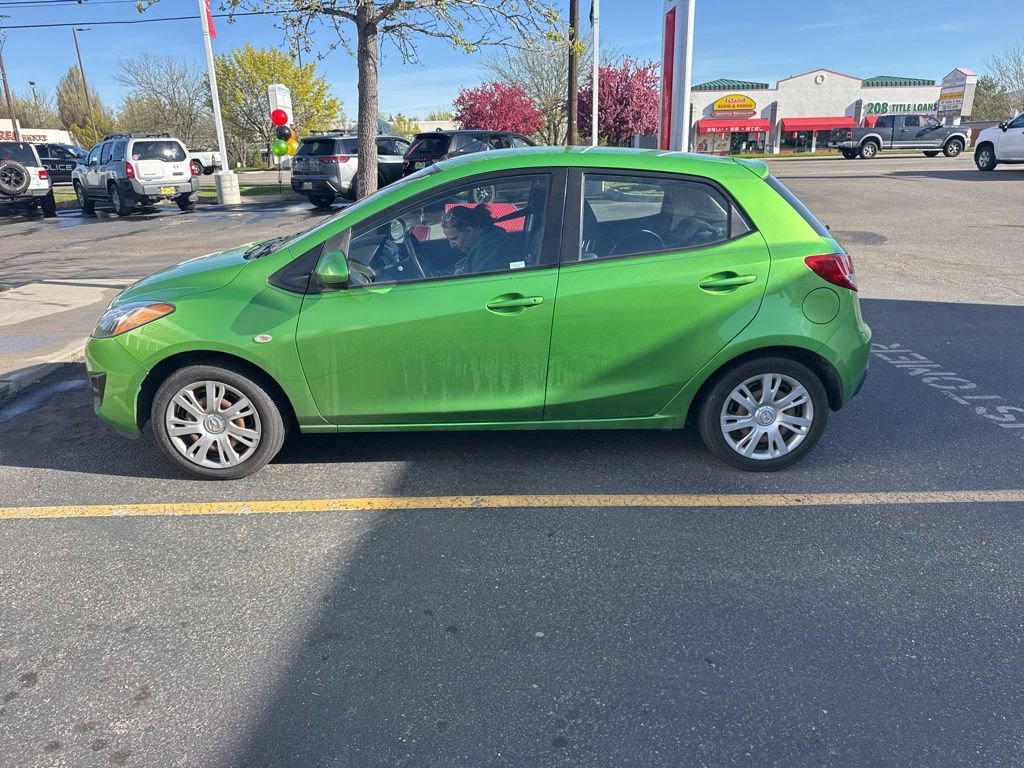 Used 2013 MAZDA MAZDA2 Sport FWD image 2
