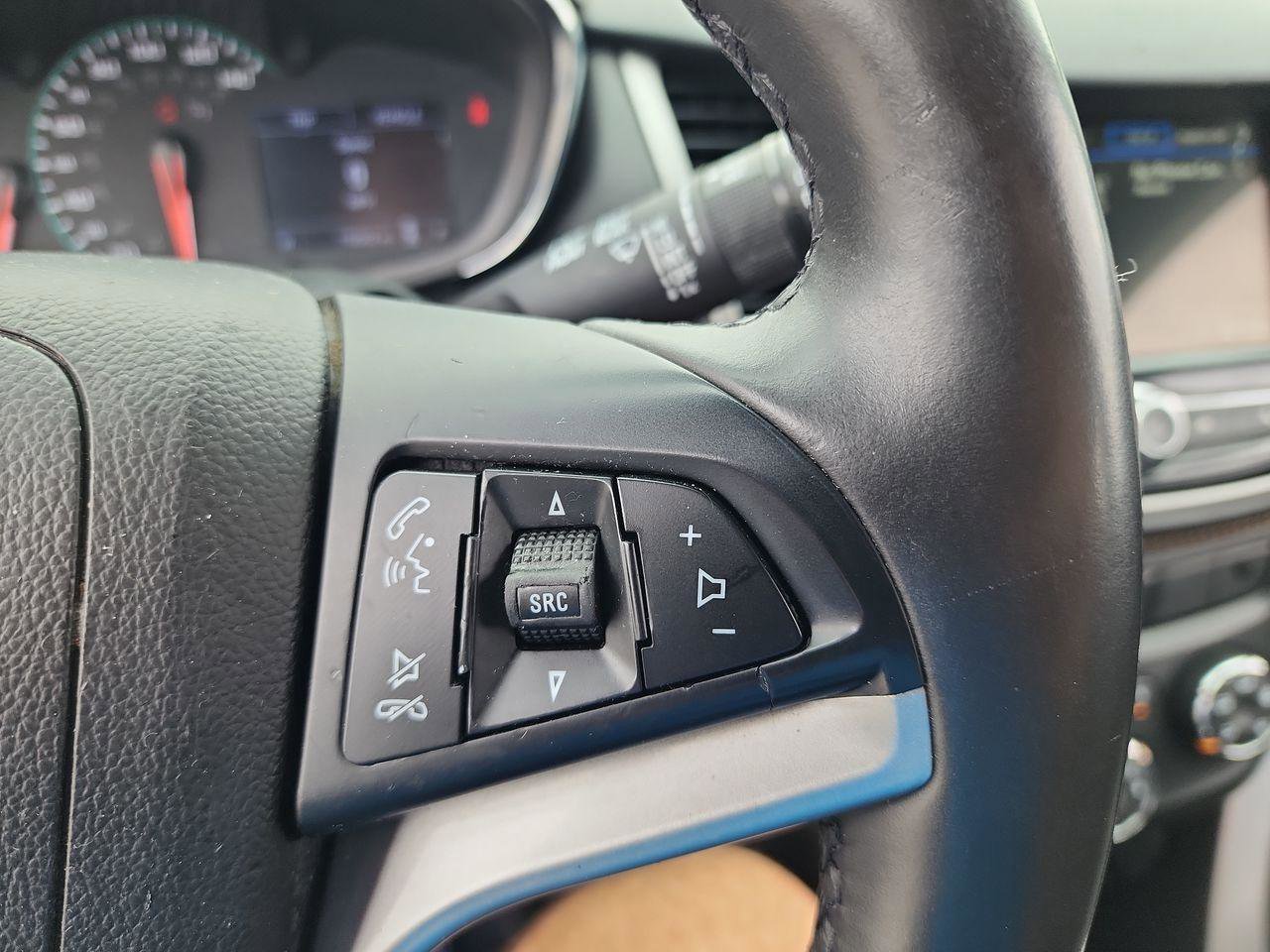 Used 2019 Chevrolet Trax LT w/ LT Convenience Package image 22