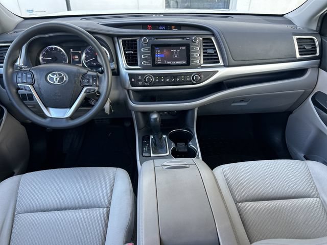 Used 2019 Toyota Highlander LE FWD image 13