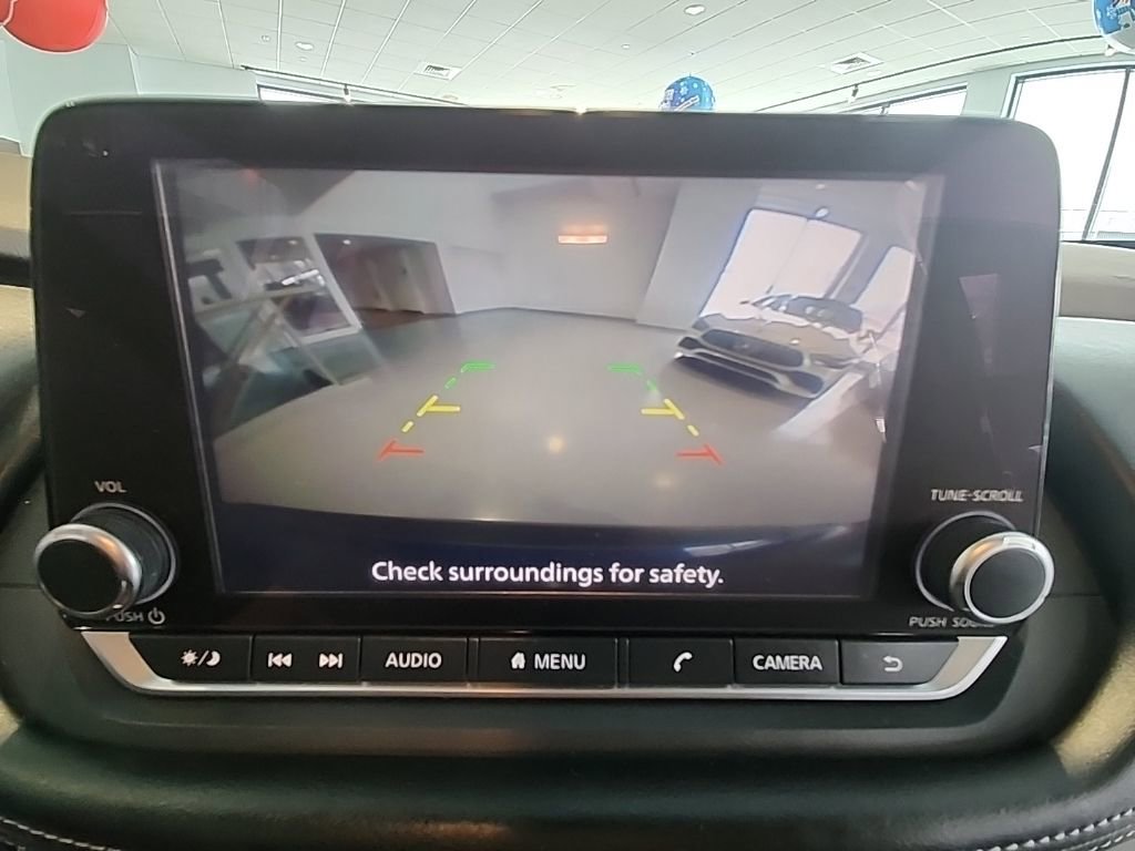 Used 2023 Nissan Rogue S image 31