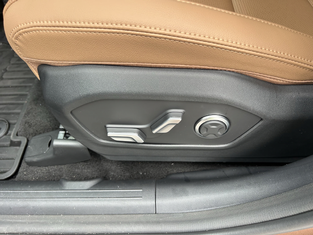 New 2027 Hyundai Santa Fe Calligraphy FWD image 25