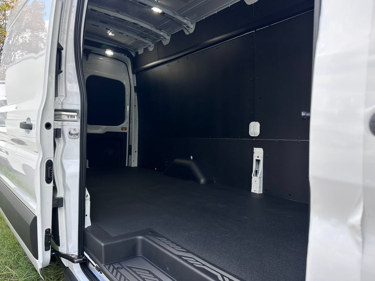 New 2026 Ford Transit 350 148 High Roof Extended w/ Load Area Protection Package RWD image 9
