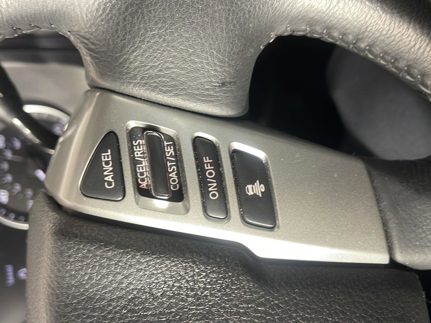 Used 2024 Nissan Titan SV w/ SV Convenience Package image 20