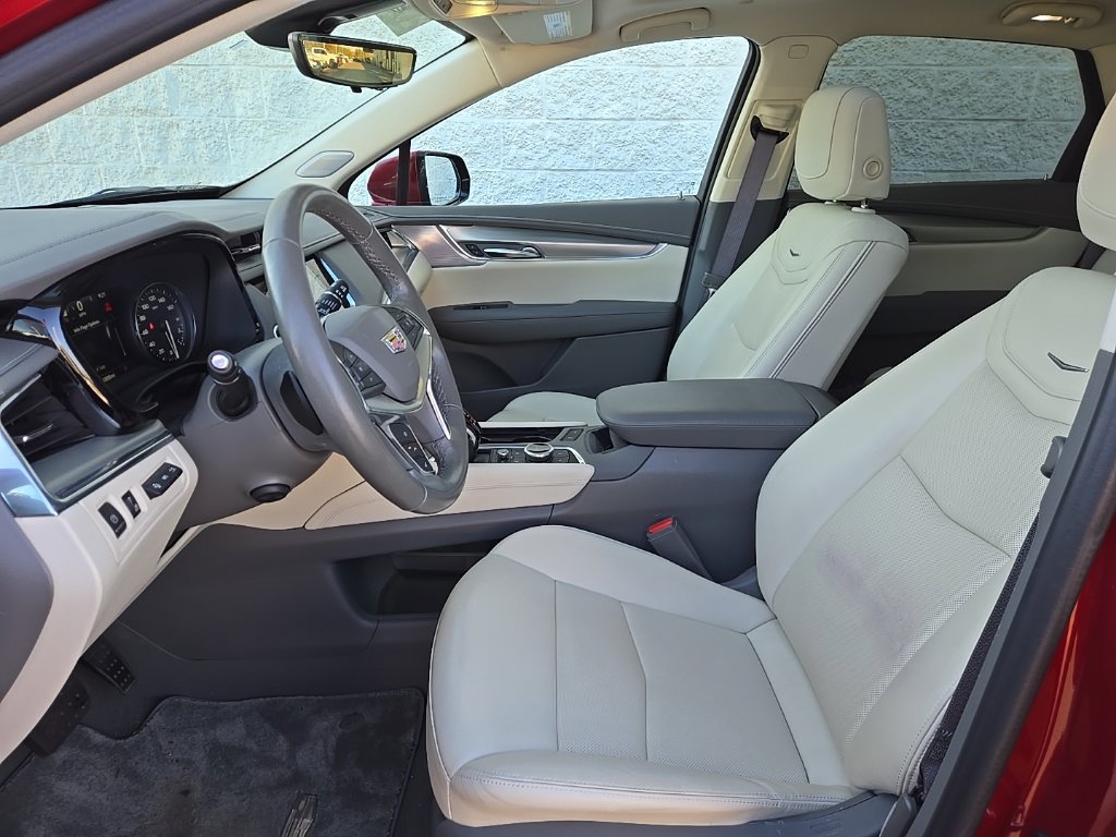 Certified 2023 Cadillac XT5 Premium Luxury w/ Technology Package FWD image 17