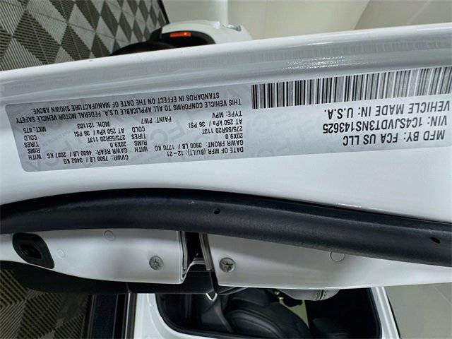 Used 2022 Jeep Wagoneer Series III w/ Flexible Seating Group image 16