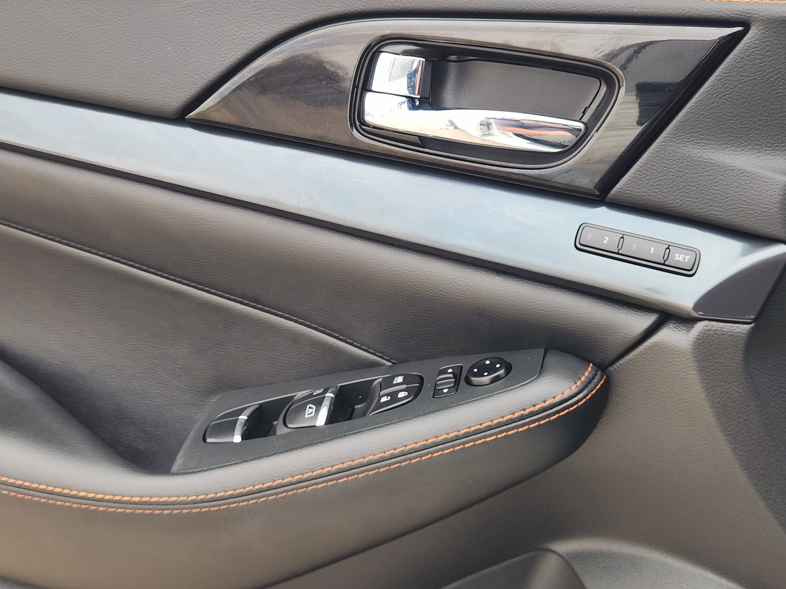 Used 2022 Nissan Maxima SR w/ Sport Mat Group image 23