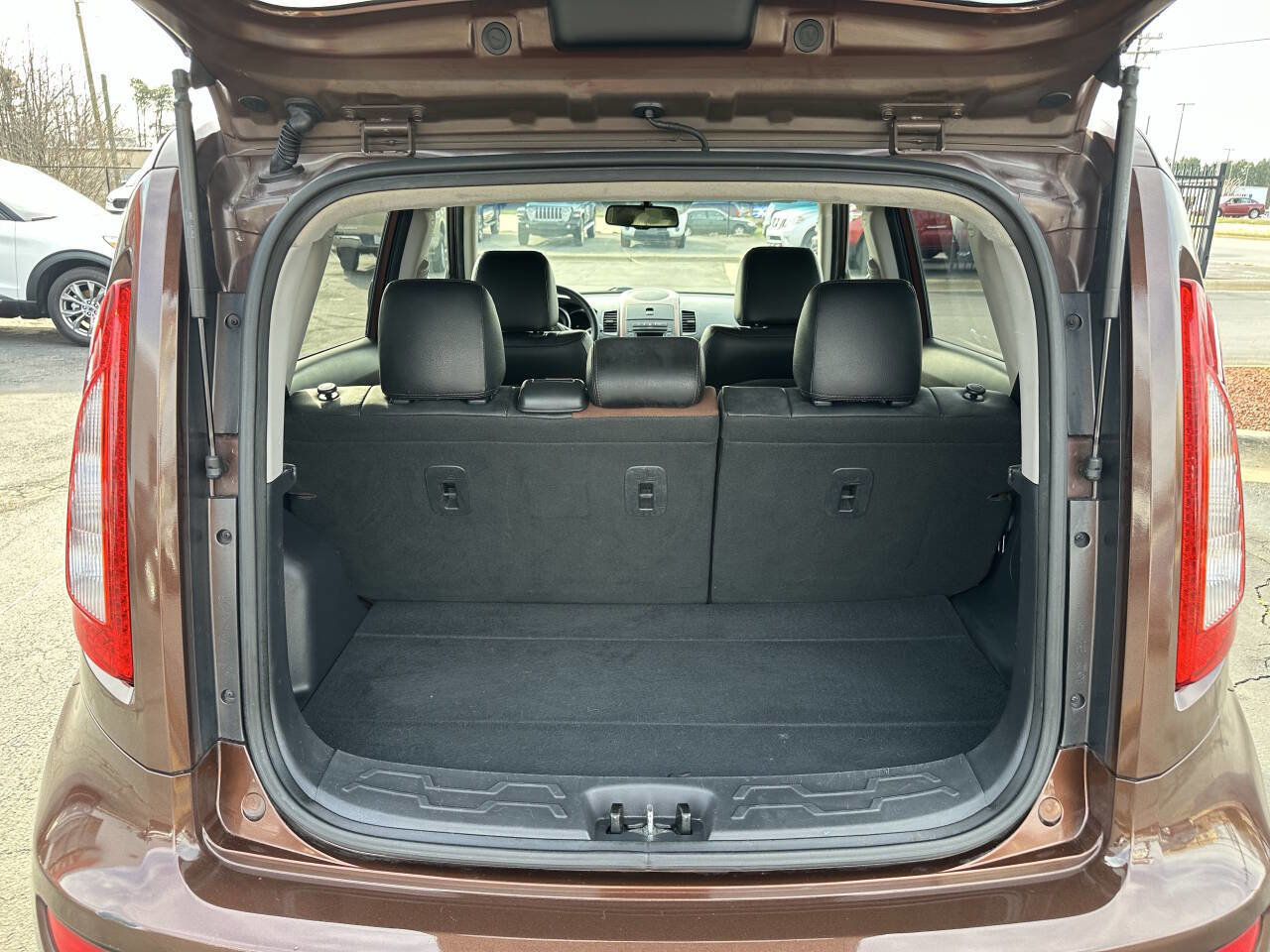 Used 2012 Kia Soul ! w/ Red Rock Special Edition Pkg image 9