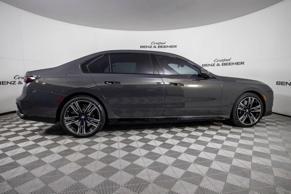 Used 2023 BMW 760i xDrive AWD/4WD image 10