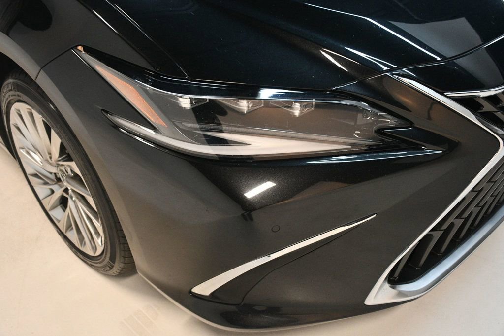 Used 2022 Lexus ES 350 Ultra Luxury image 10