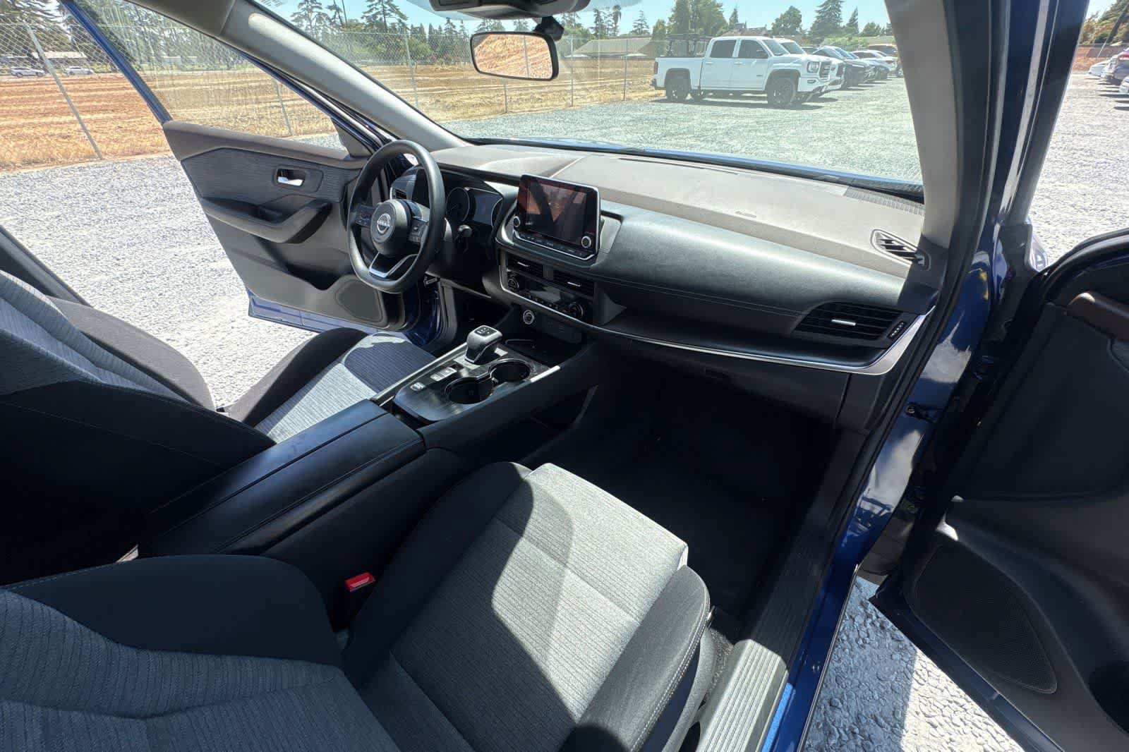 Used 2023 Nissan Rogue SV FWD image 18