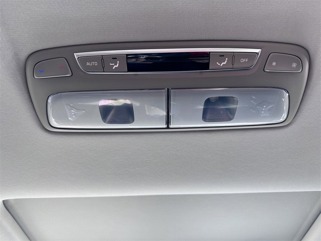 New 2025 Kia Telluride S image 28