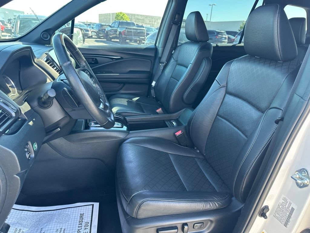 Used 2023 Honda Passport Elite image 16