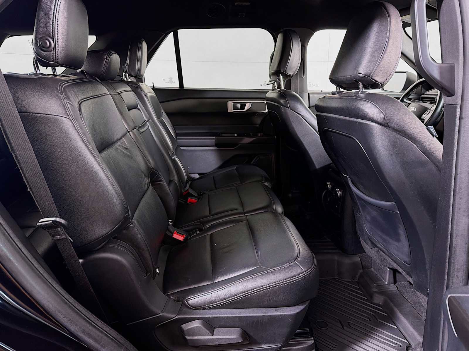 Used 2020 Ford Explorer XLT image 24