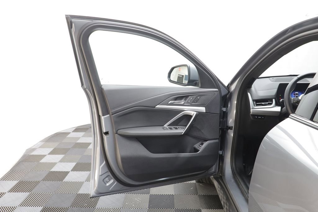 Certified 2026 BMW X2 xDrive28i image 5