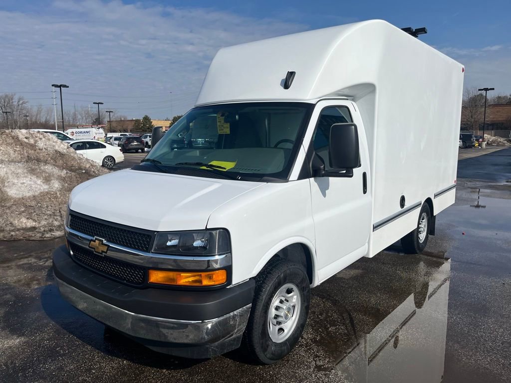 New 2026 Chevrolet Express 3500 w/ Power Convenience Package image 3