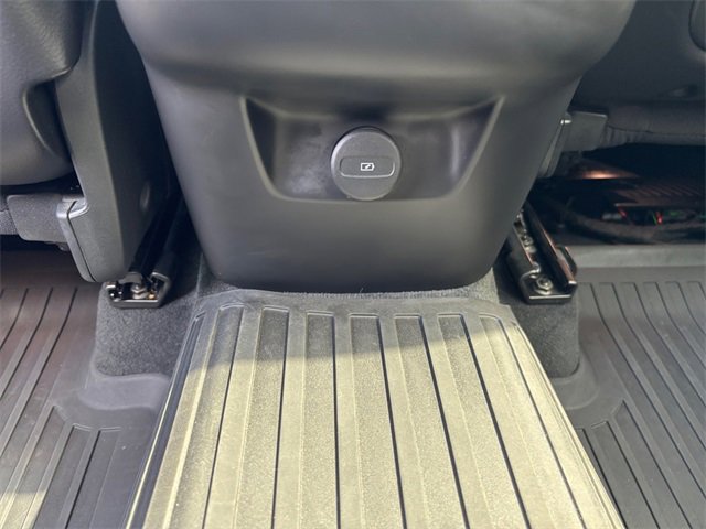 Used 2022 Volvo XC60 B5 Momentum w/ Advanced Package image 29