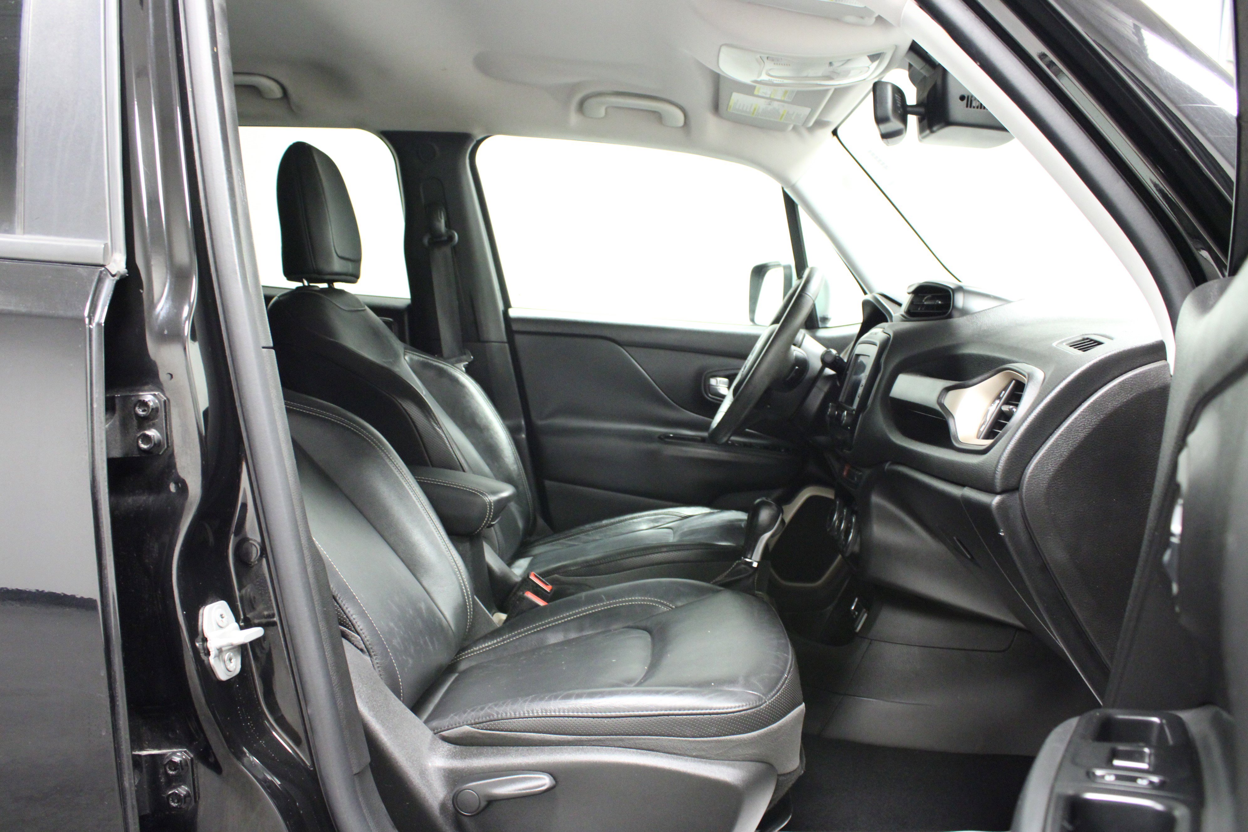 Used 2015 Jeep Renegade Limited w/ Safety & Security Group I image 16