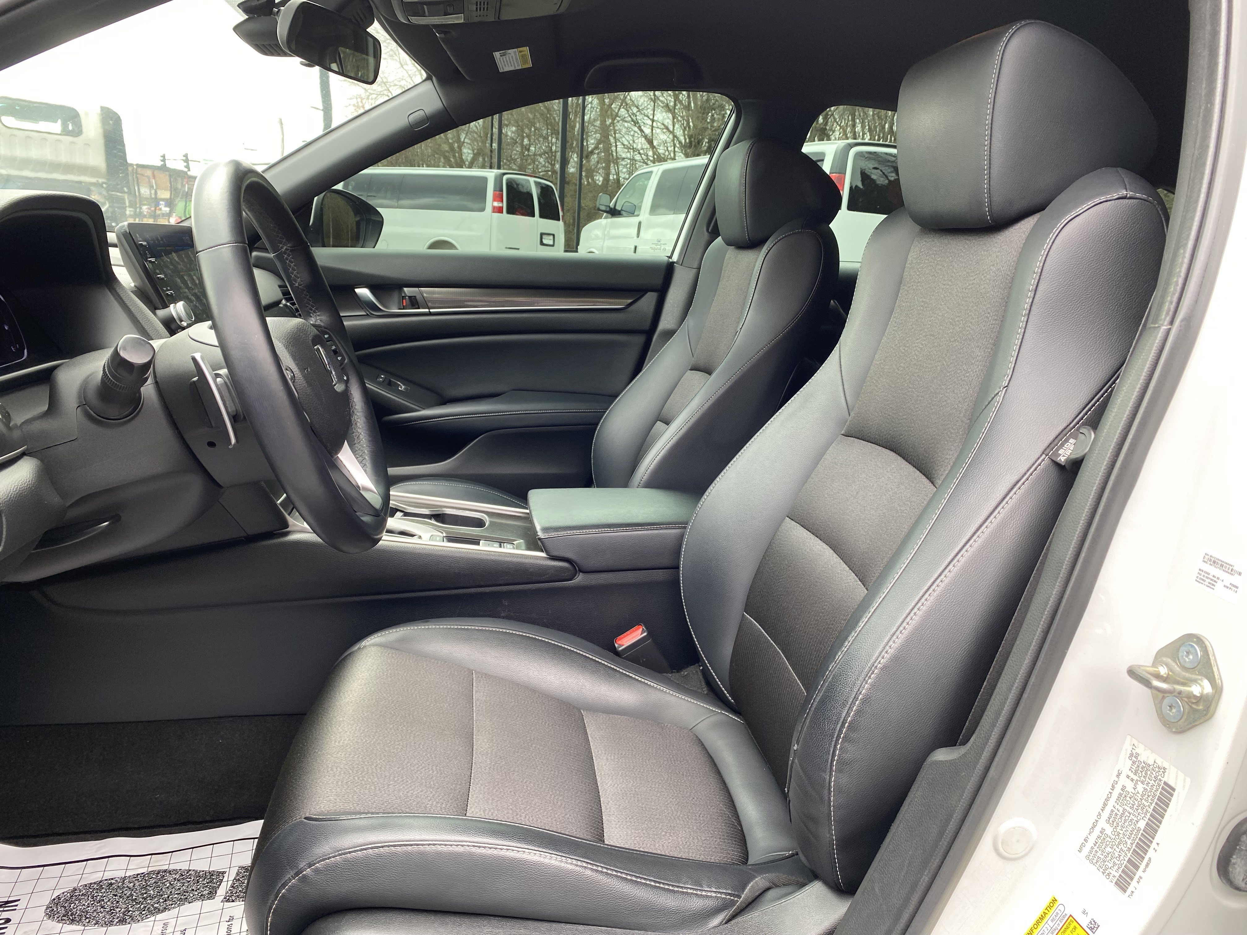 Used 2018 Honda Accord Sport image 13