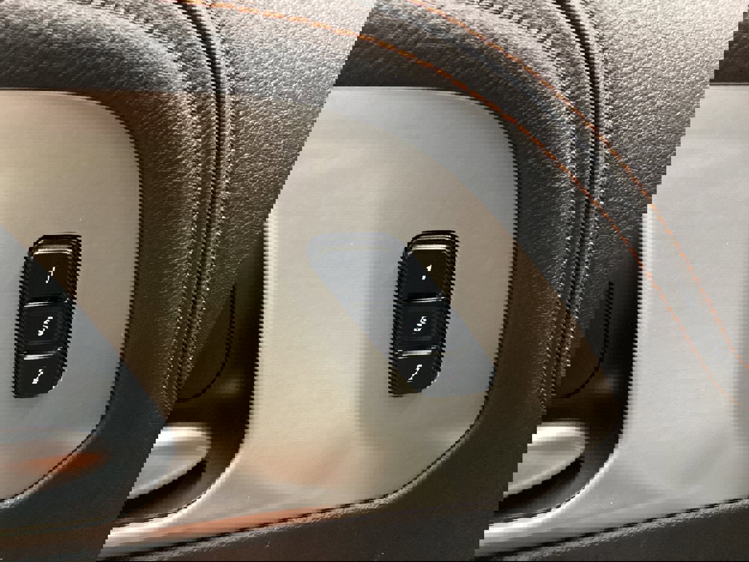 Used 2025 Chrysler Pacifica Pinnacle image 14