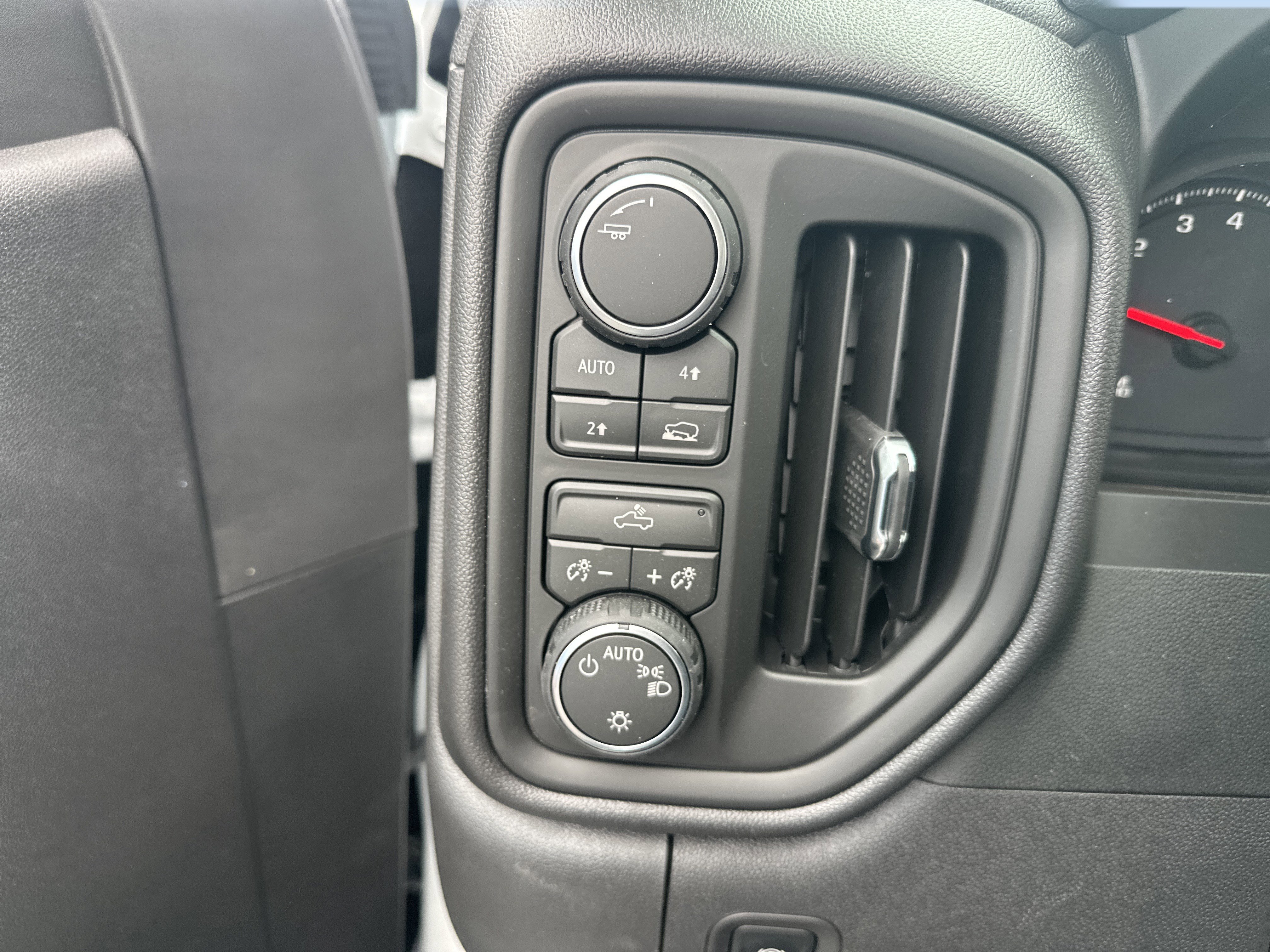 New 2026 Chevrolet Silverado 1500 W/T AWD/4WD image 9