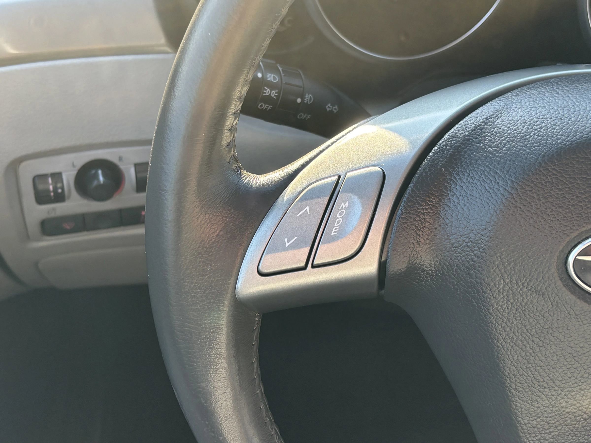 Used 2011 Subaru Tribeca Limited w/ PWR Moonroof Pkg image 19