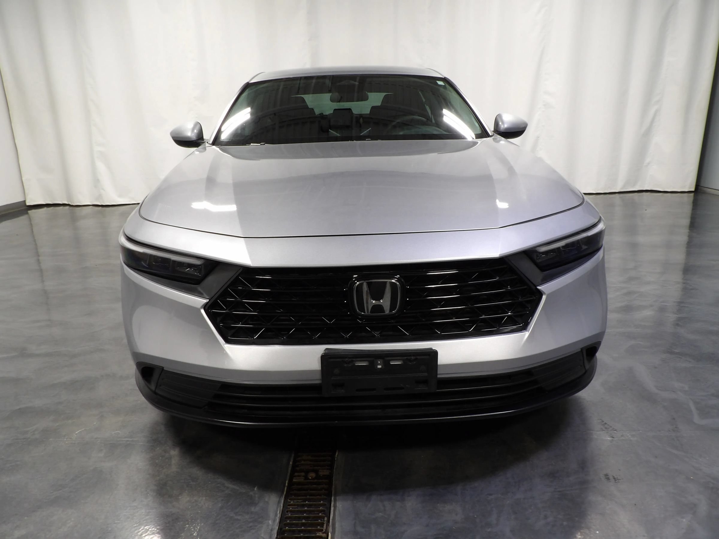 Used 2025 Honda Accord LX image 2
