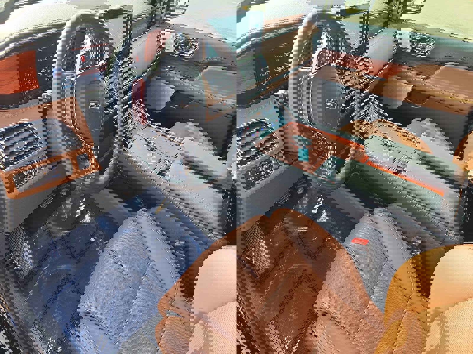 Used 2024 Lincoln Navigator Reserve image 40