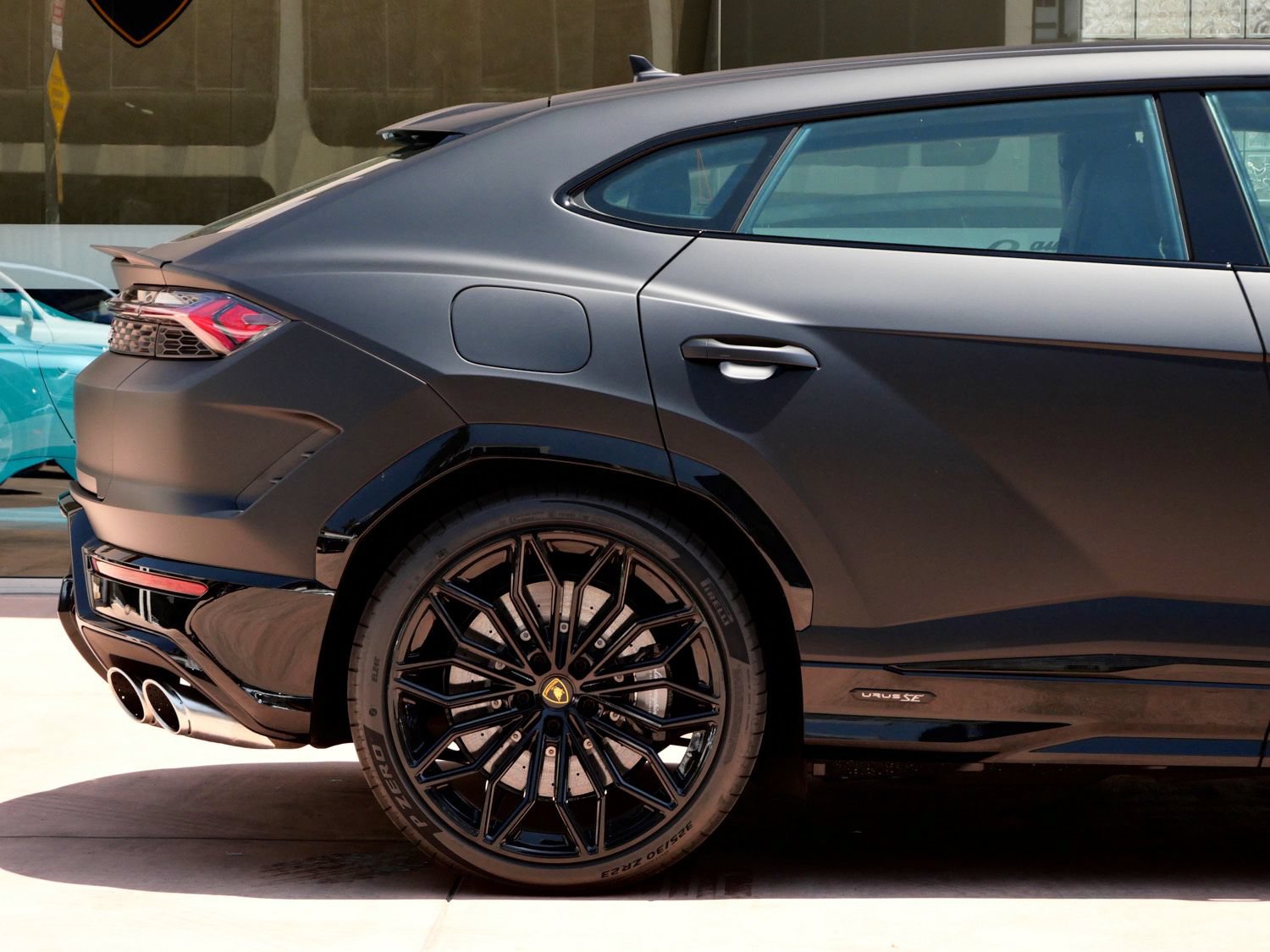 Used 2025 Lamborghini Urus S AWD/4WD image 13