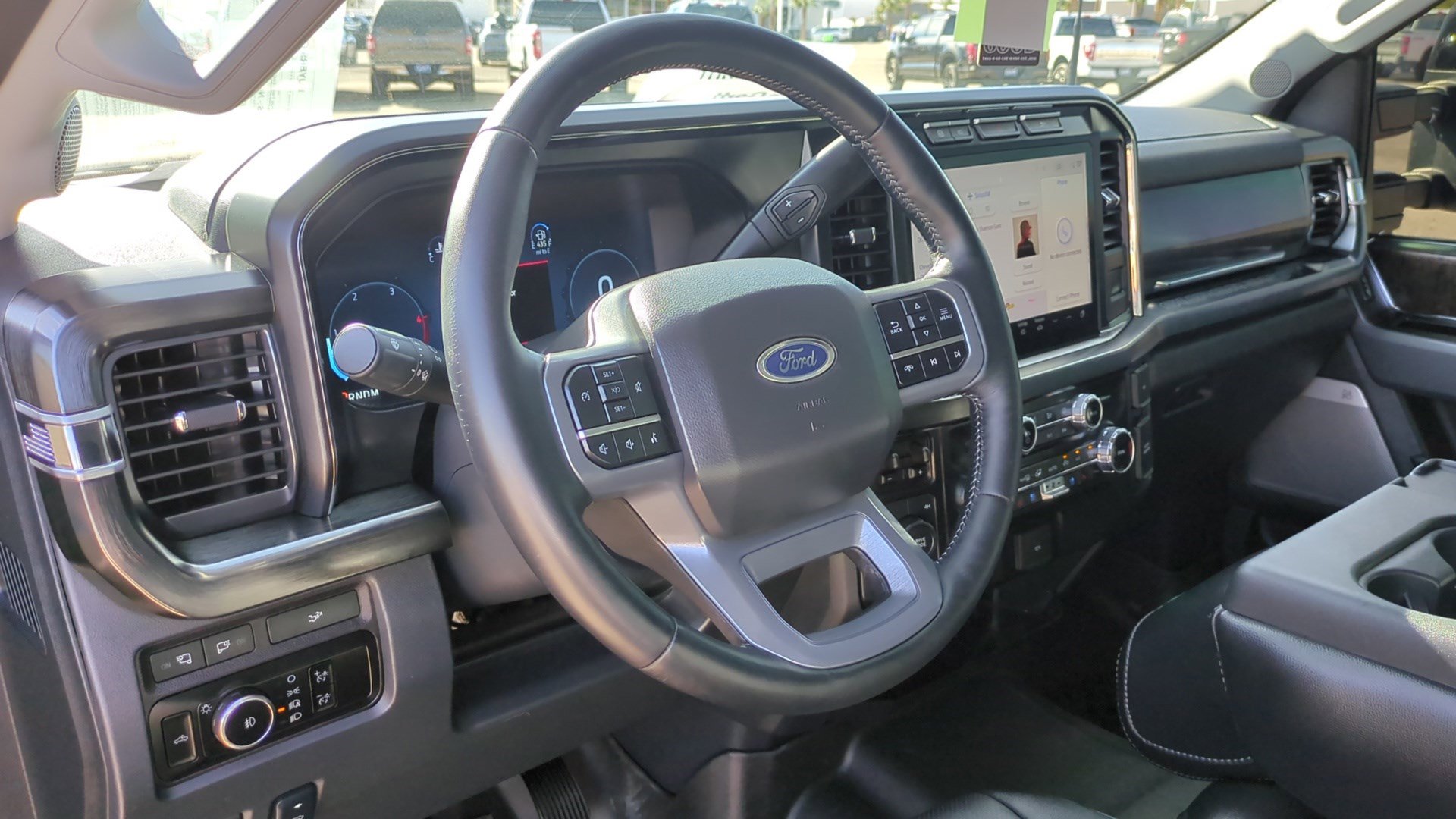 Used 2024 Ford F350 Lariat image 14