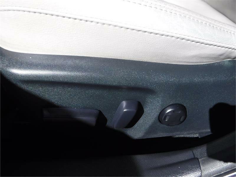 Used 2013 Toyota Avalon image 9